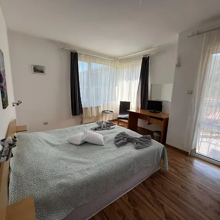 Семеен Хотел Вит Teteven Exterior photo